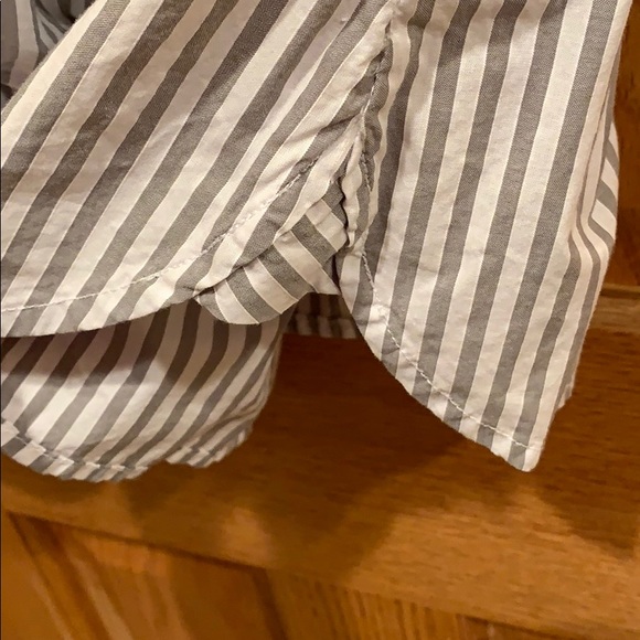 Tommy Hilfiger Large striped women’s button down - Picture 7 of 8